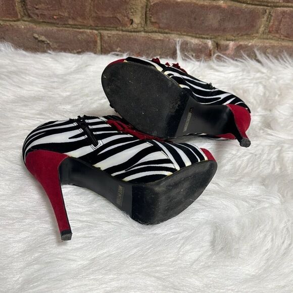 Rosalina Women’s Zebra & Tassel Platform Heels Size 8 - Picture 6 of 8